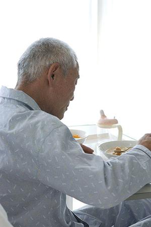 博多でセラミック治療が受けられる歯科
